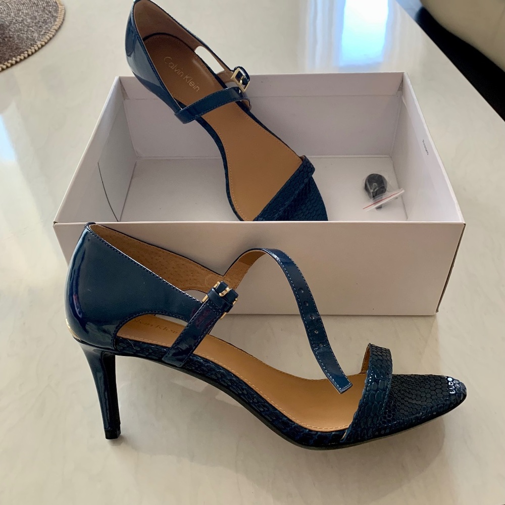 Calvin Klein Sandals size 8